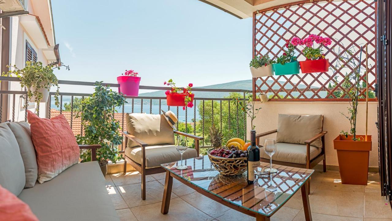 Cicciobello Lux Apartment Baosici With Stunning Sea View Bagian luar foto